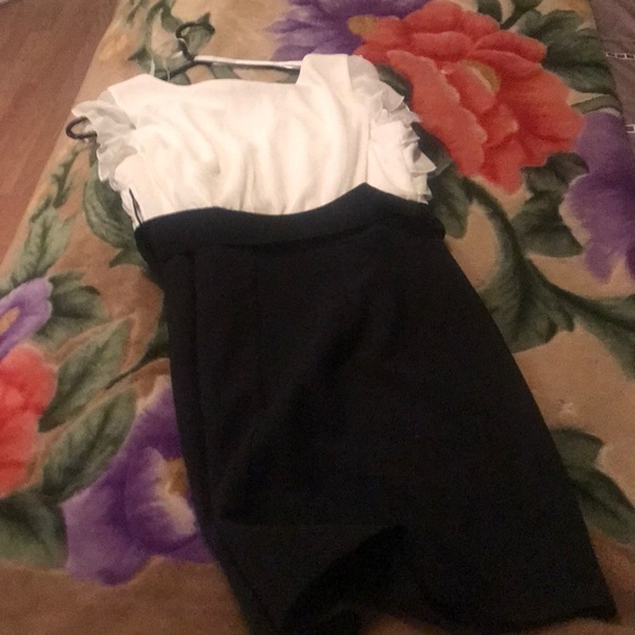 Dress - Picture 4 of 4